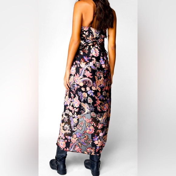 PrettyLittleThing Dresses & Skirts - PRETTY LITTLE THING PAISLEY VELVET FLORAL BLACK MAXI DRESS SIZE 12